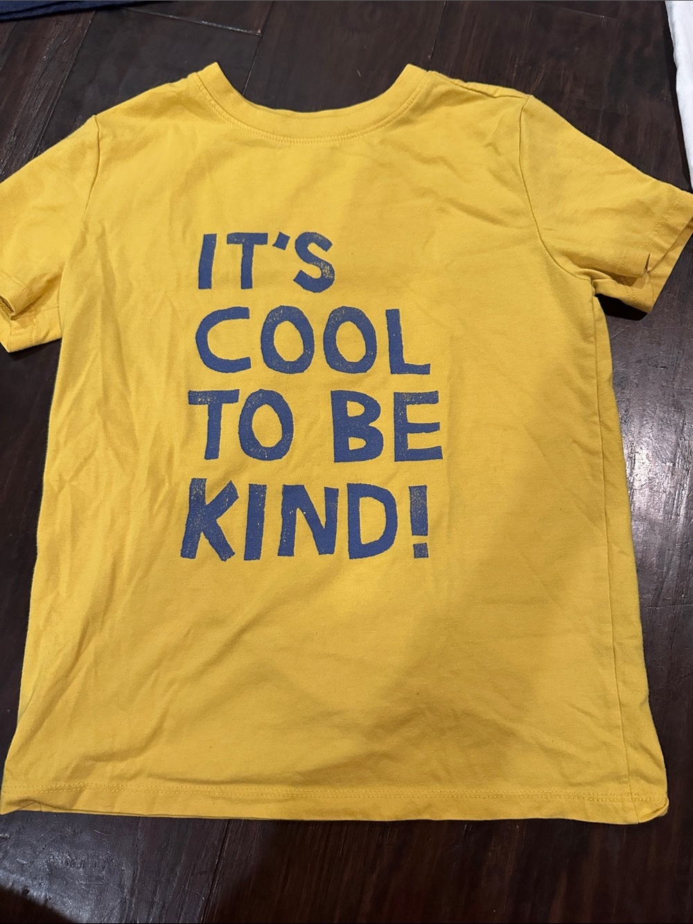 5/$25 sale! Yellow Graphic Tee "It's Cool To Be Kind!" Cat & Jack 6/7 small